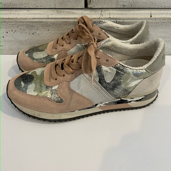 NWOT  Zero Cent Cinq Camo Pink Women's Sneakers - Picture 3 of 6